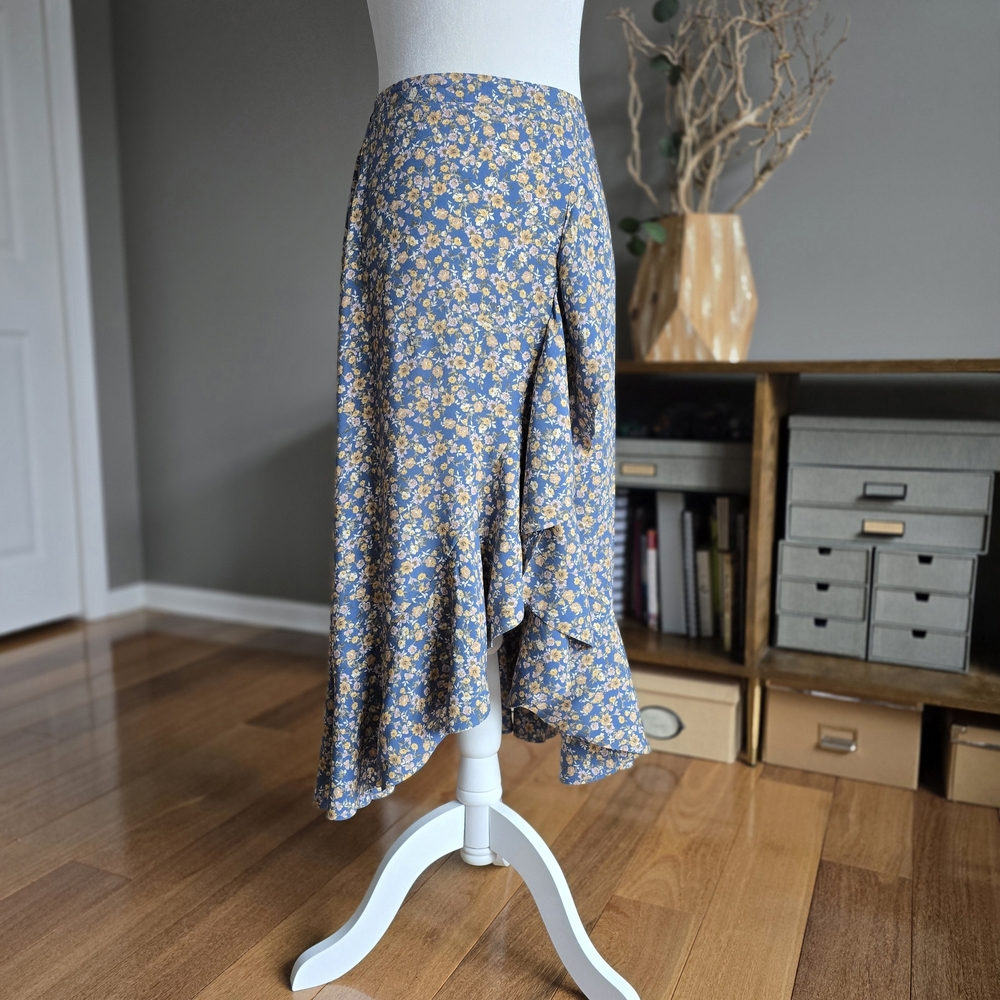 Chic Asymmetrical Floral Skirt in Blue and Yellow